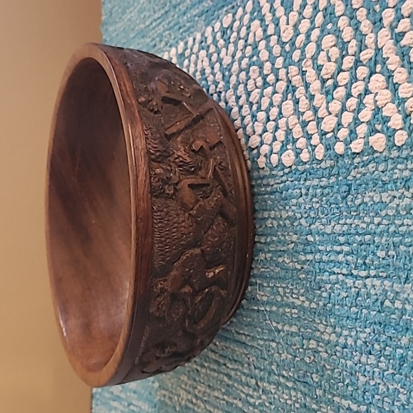 Hand-carved Heavy Wood Bowl - Picture 2 of 5